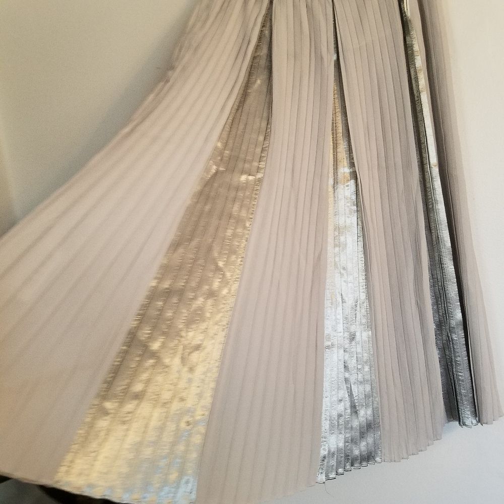 NWT Asos Grey Pleated Metallic Pannel Silver  Satin Midi Skirt 6 - Picture 4 of 9